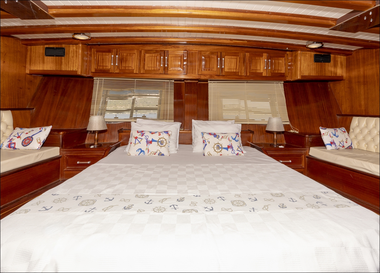 FURKAN III -DORİS ( LUX YACHT)